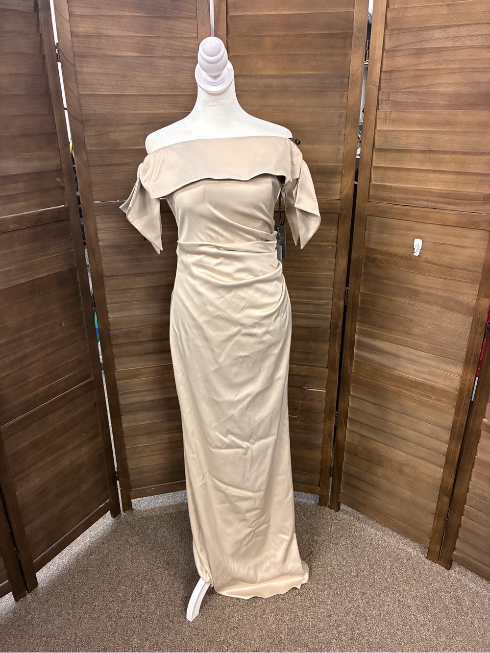 Vince Camuto Bow Sleeved  Cream Evening Gown